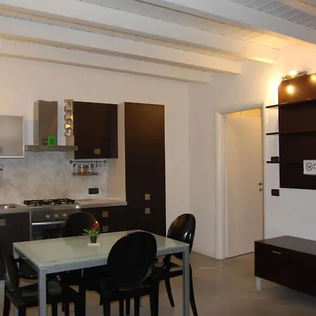 Fuer 4 Personen Ca, 45 M Sup2 In Desenzano Del Garda, Lombardei Gardasee Apartment